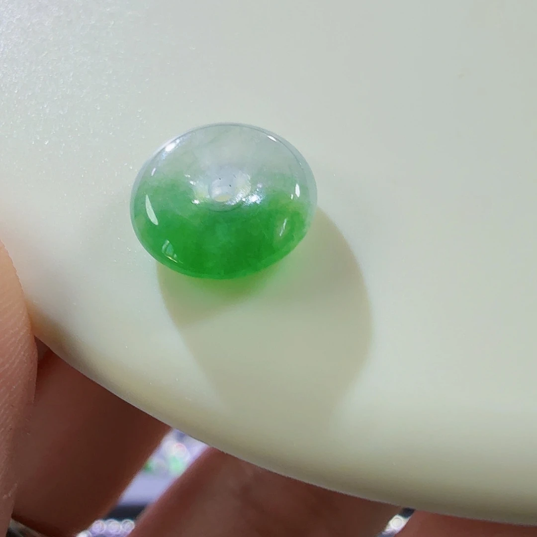 翡翠未镶嵌颈饰扣子