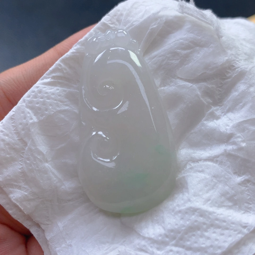 尾***莉翡翠未镶嵌颈饰翡翠