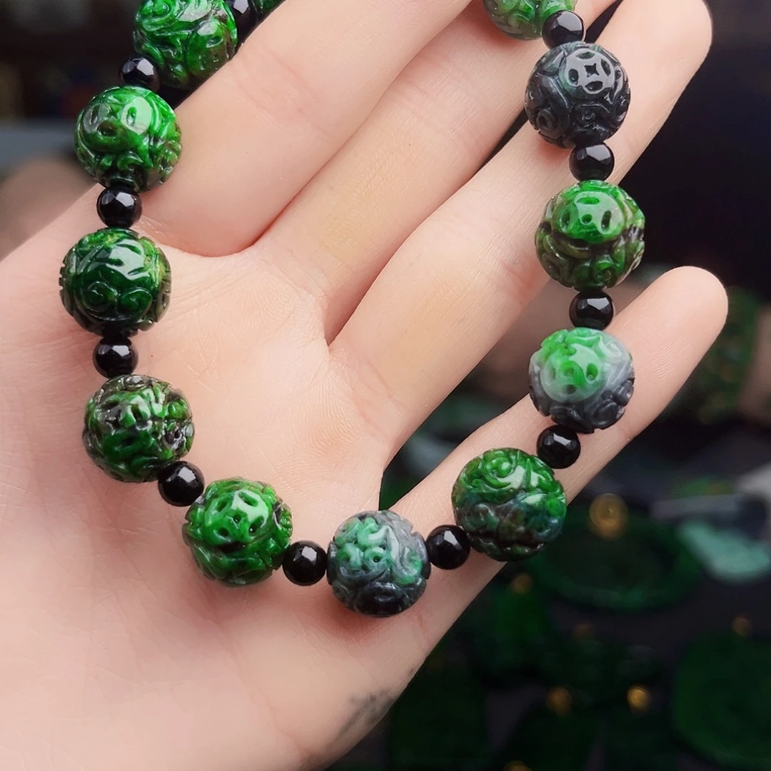 颈饰未镶嵌翡翠多样性