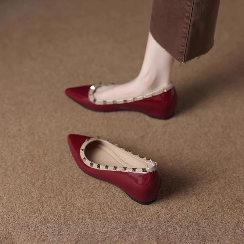 WANSSENY法式时尚单鞋女2025春季新款尖头浅口女鞋铆钉小码晚晚鞋