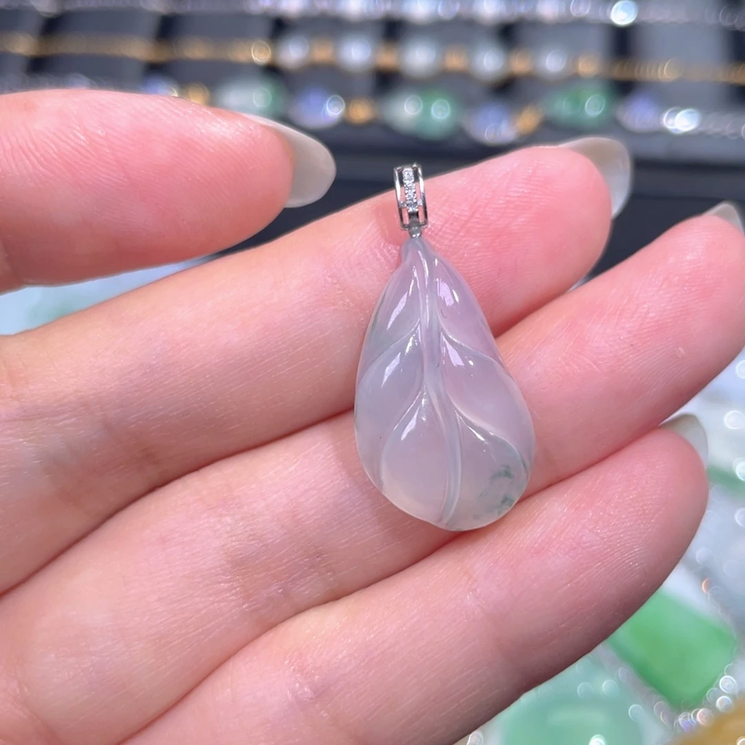 颈饰18K金镶嵌翡翠翡翠