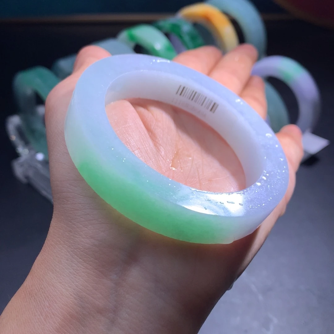 未镶嵌翡翠手镯定制翡翠