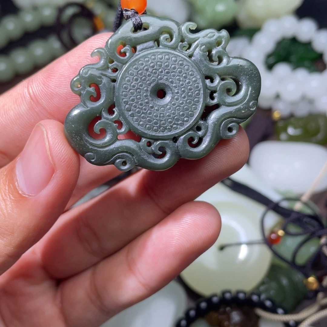 颈饰未镶嵌和田玉