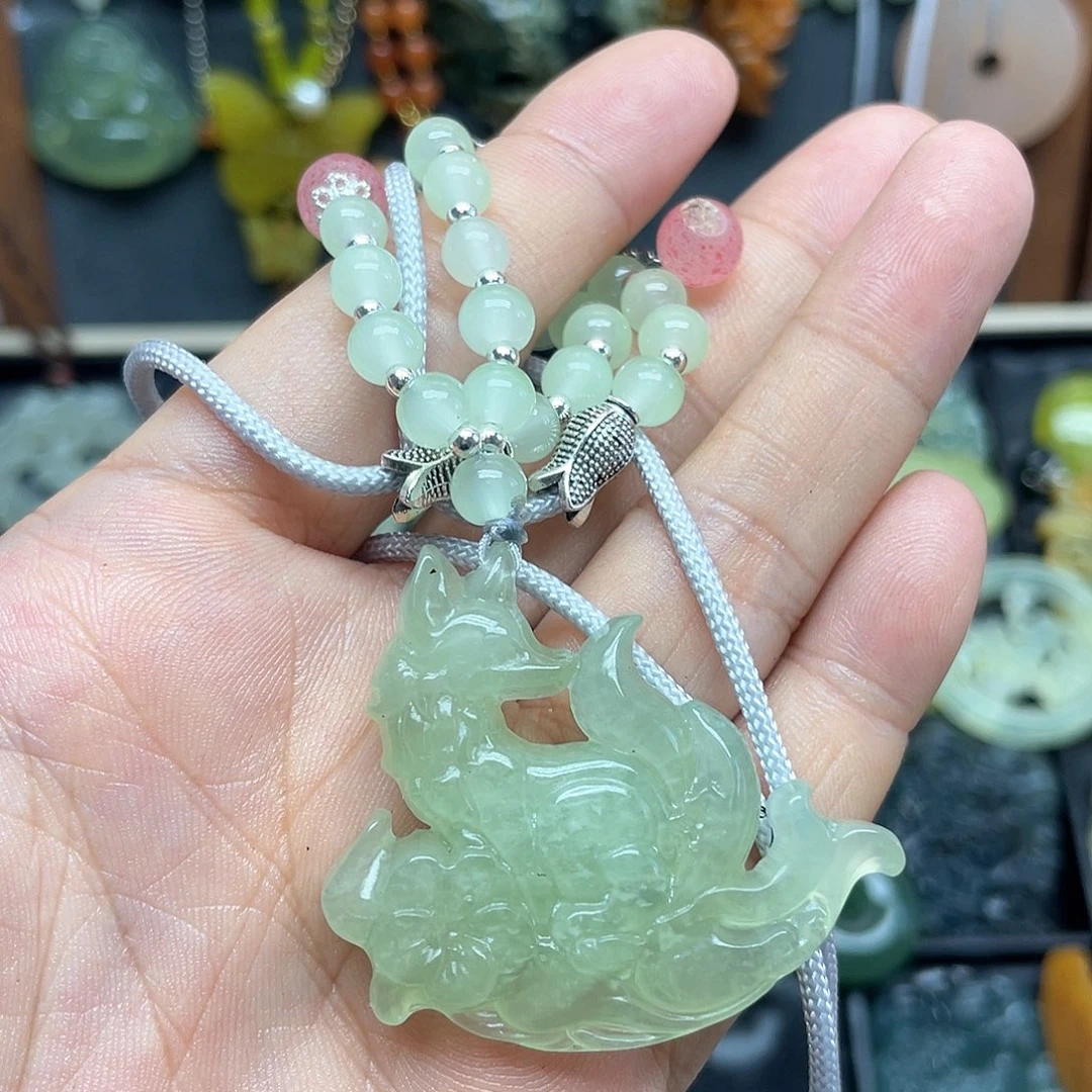 未镶嵌蛇纹石玉颈饰