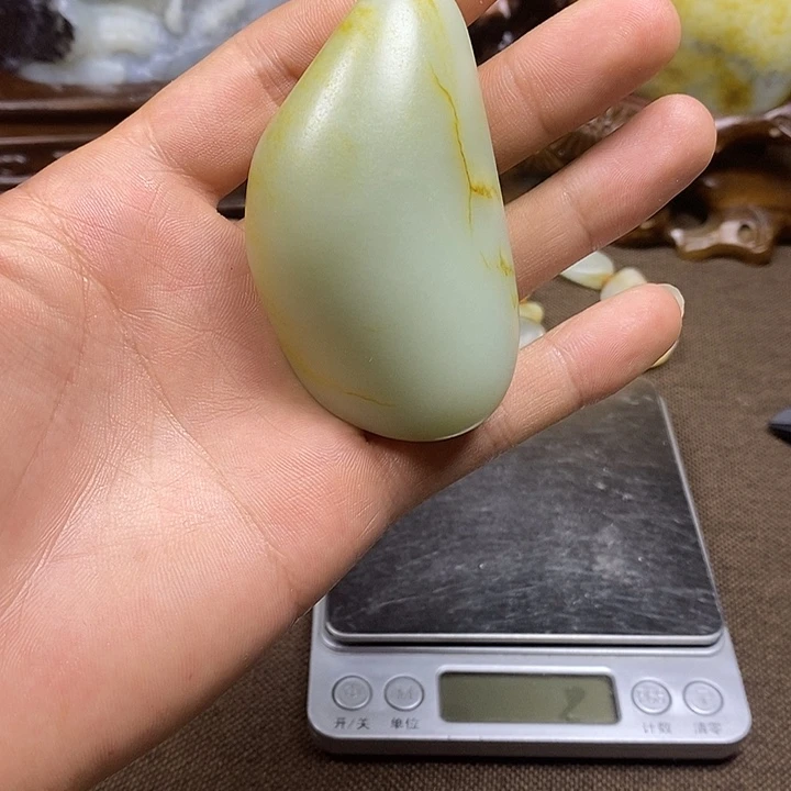 和田玉未镶嵌把件