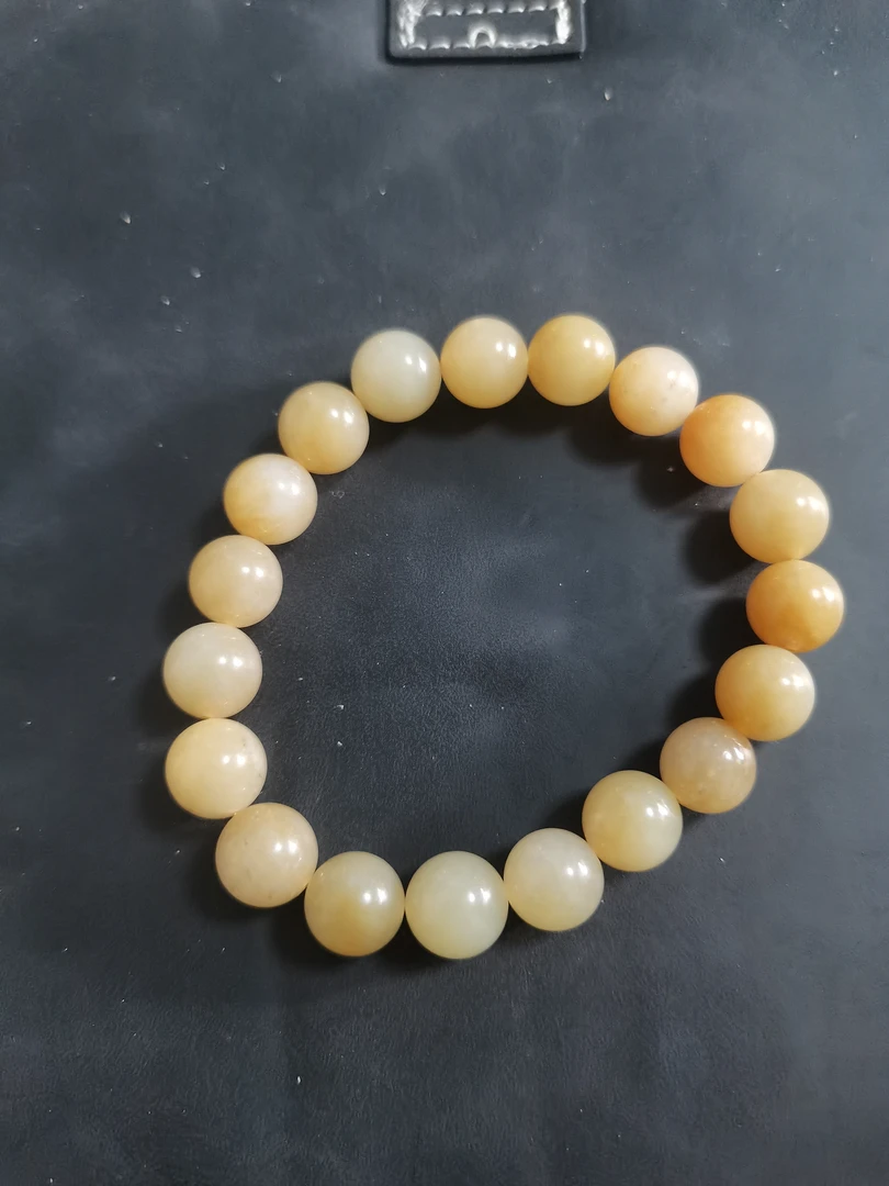 新疆和田玉手串。