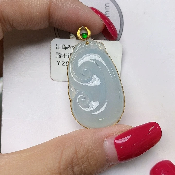 颈饰18K金镶嵌翡翠天然翡翠