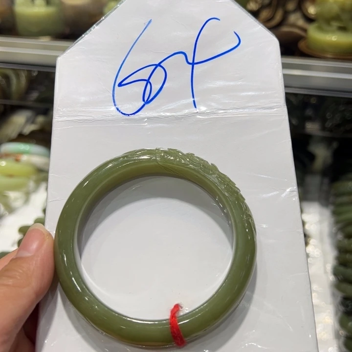 和田玉未镶嵌手镯