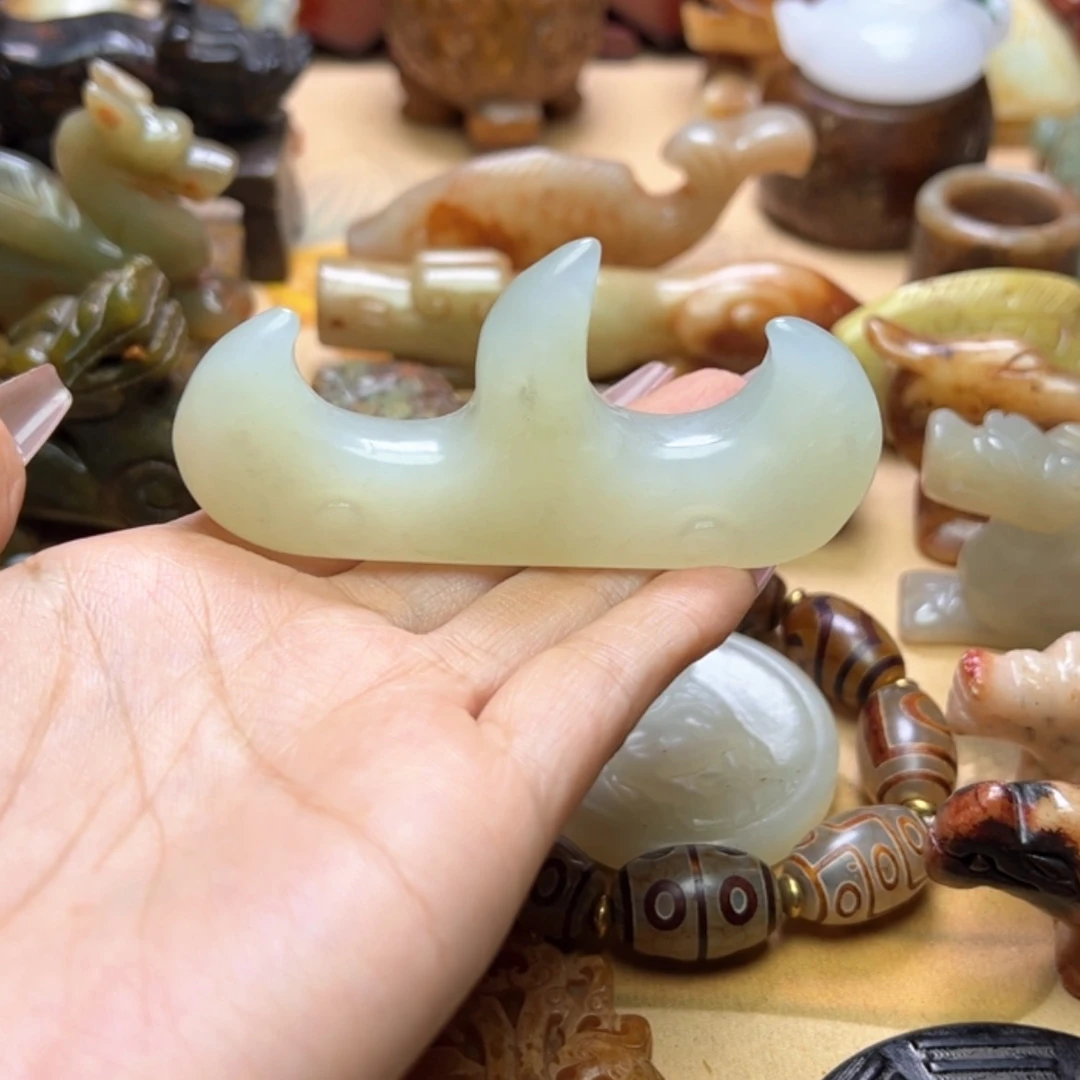 【闪购商品】蛇纹石玉颈饰未镶嵌