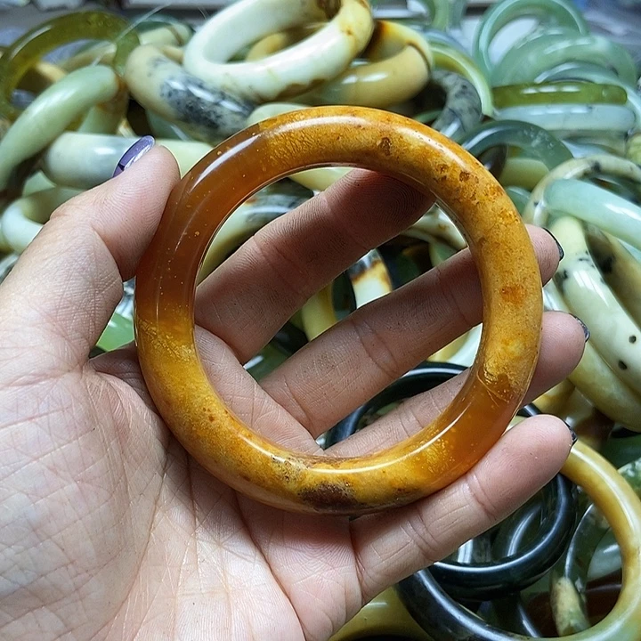 最***情未镶嵌手镯透闪石质玉