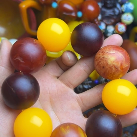 琥珀未镶嵌手链蜜蜡