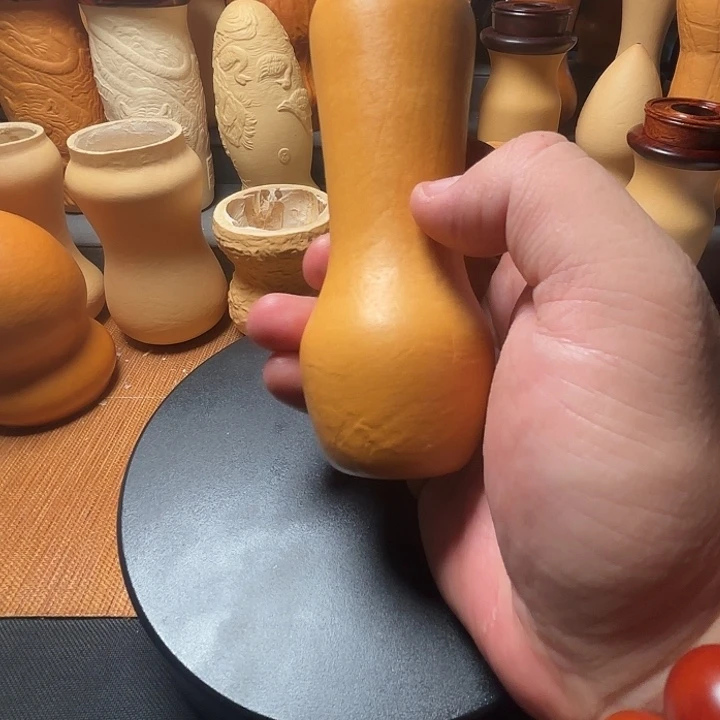 隐隐约约地看到一只大猫在