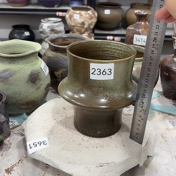 摆件高17，口12，有孔2363