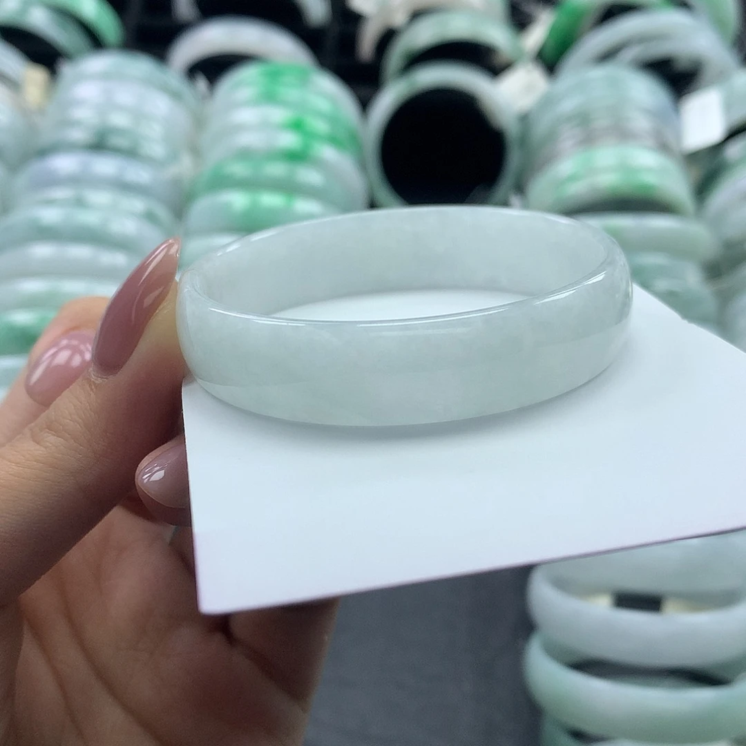 未镶嵌手镯翡翠公主