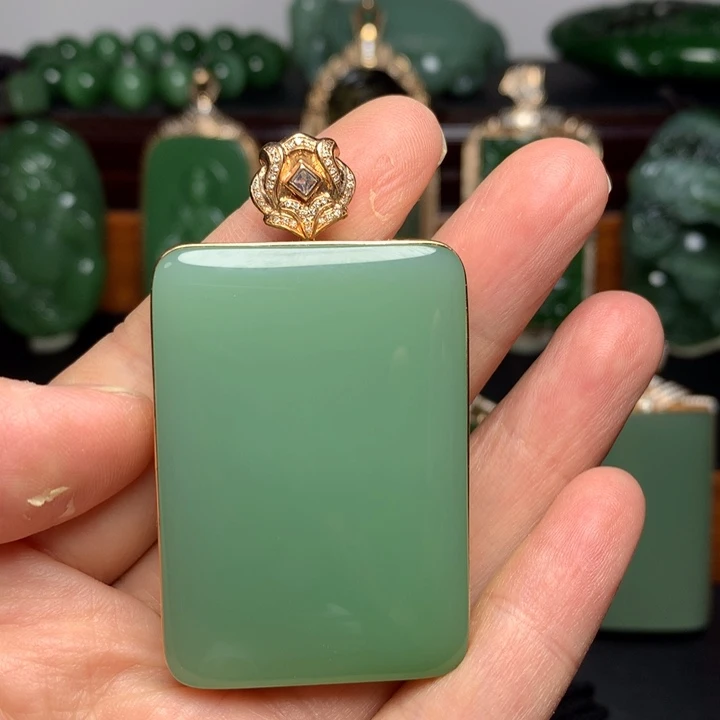 【闪购商品】和田玉（碧玉）18K金镶嵌吊坠(不含链)