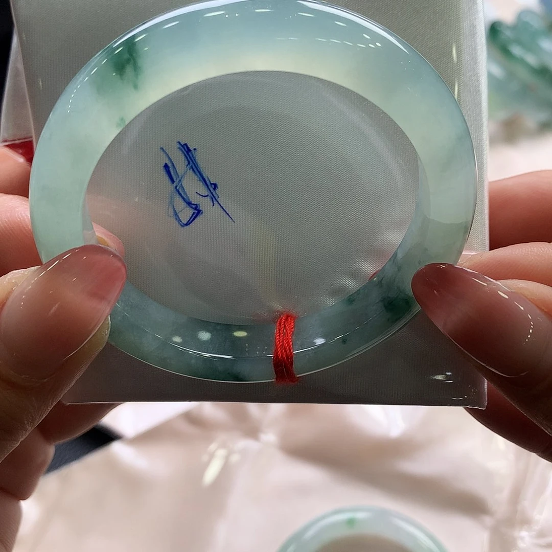 翡翠手镯（圆镯）未镶嵌51正