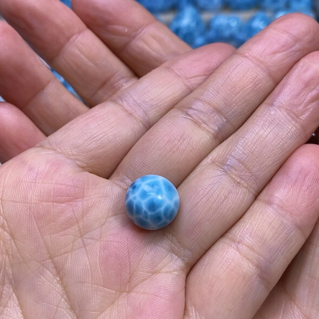 白***家针钠钙石（海纹石）未镶嵌颈饰