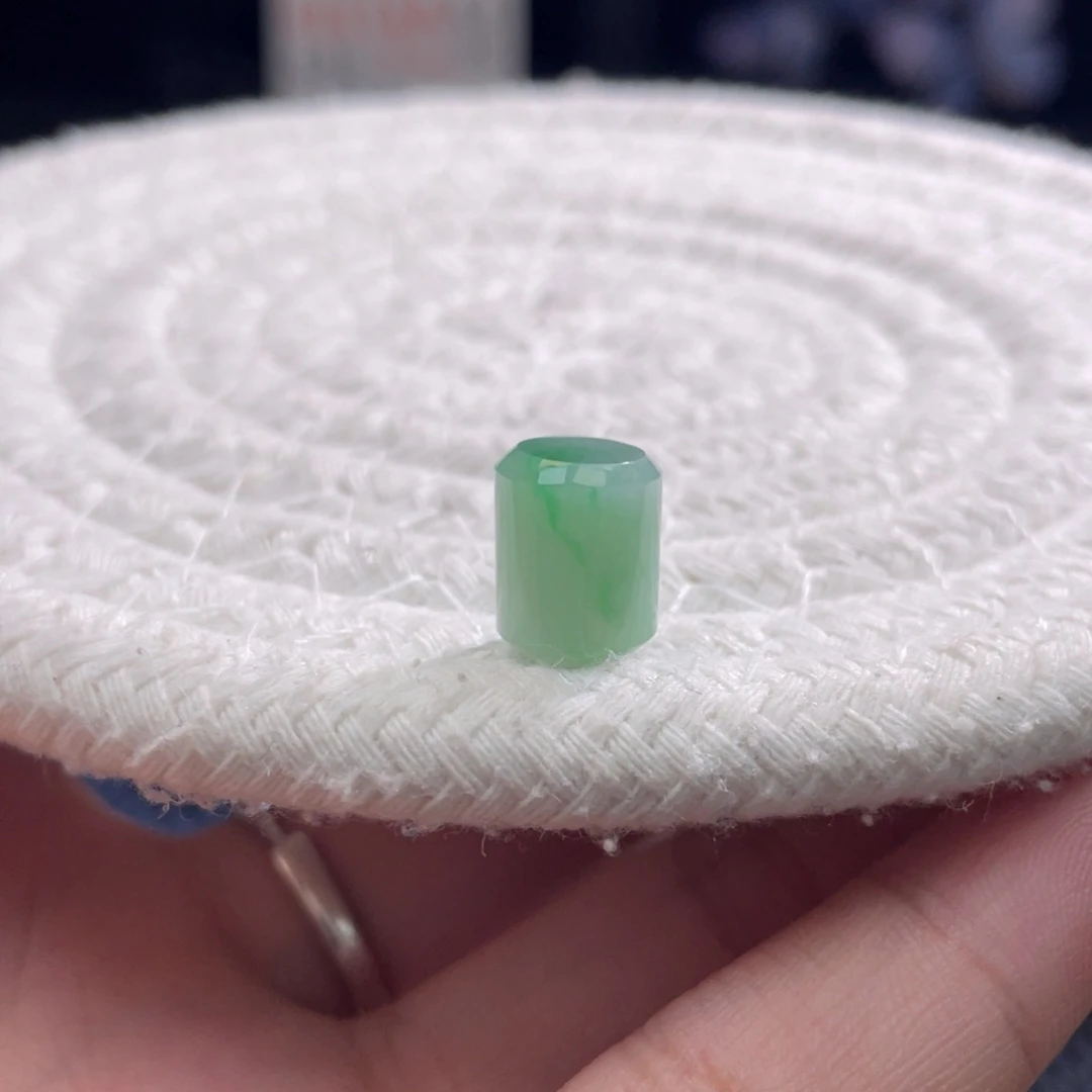 散珠翡翠特色飘金丝绿桶珠卡10.4-8.5mm