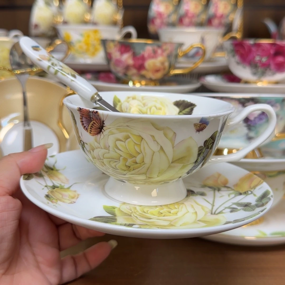 45%以上骨粉骨瓷素雅蝴蝶一杯一碟一勺快递装（拍两套送杯架）