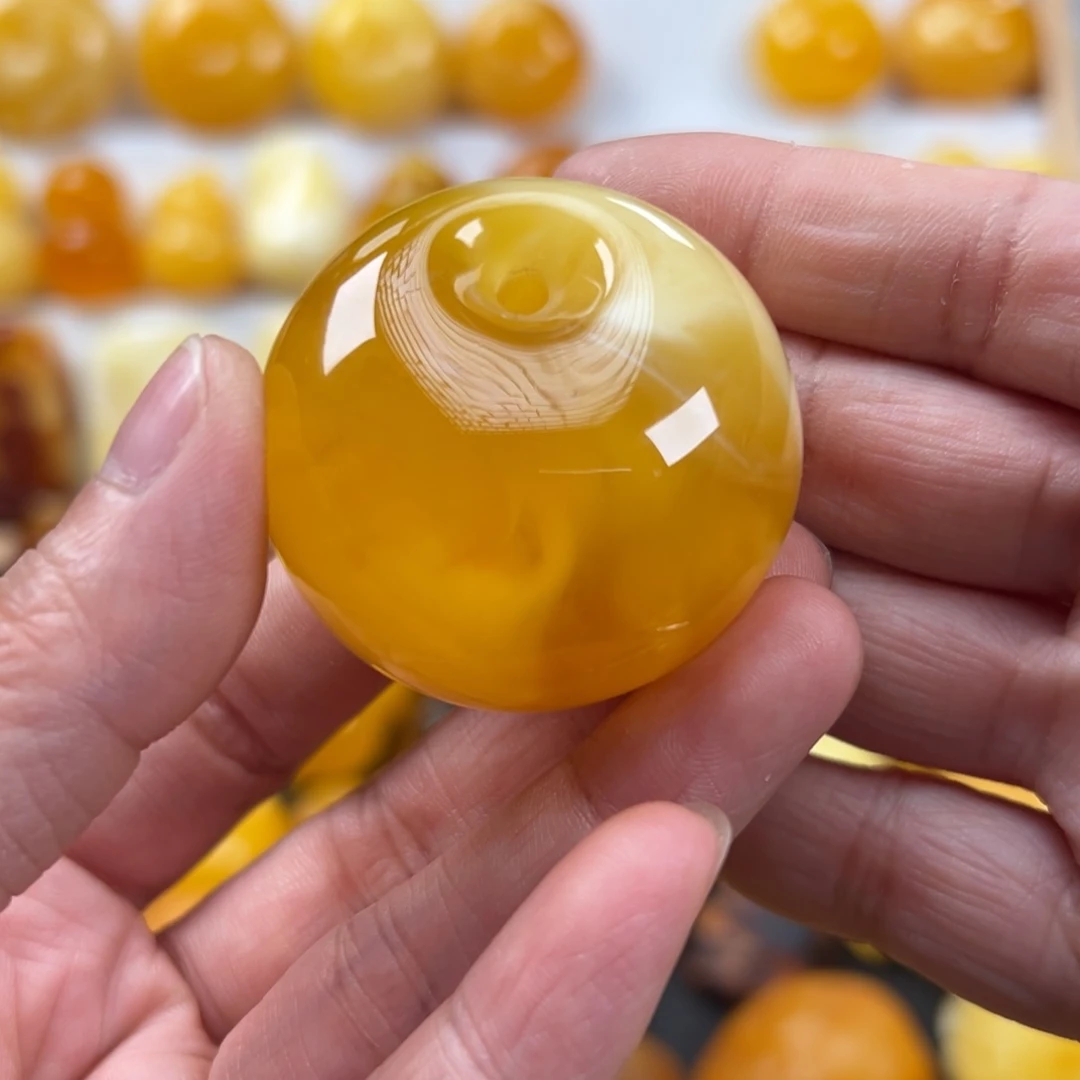 蜜蜡未镶嵌颈饰26.7克