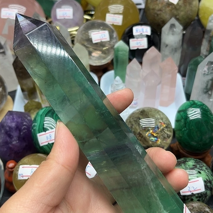 未镶嵌萤石372克萤石柱