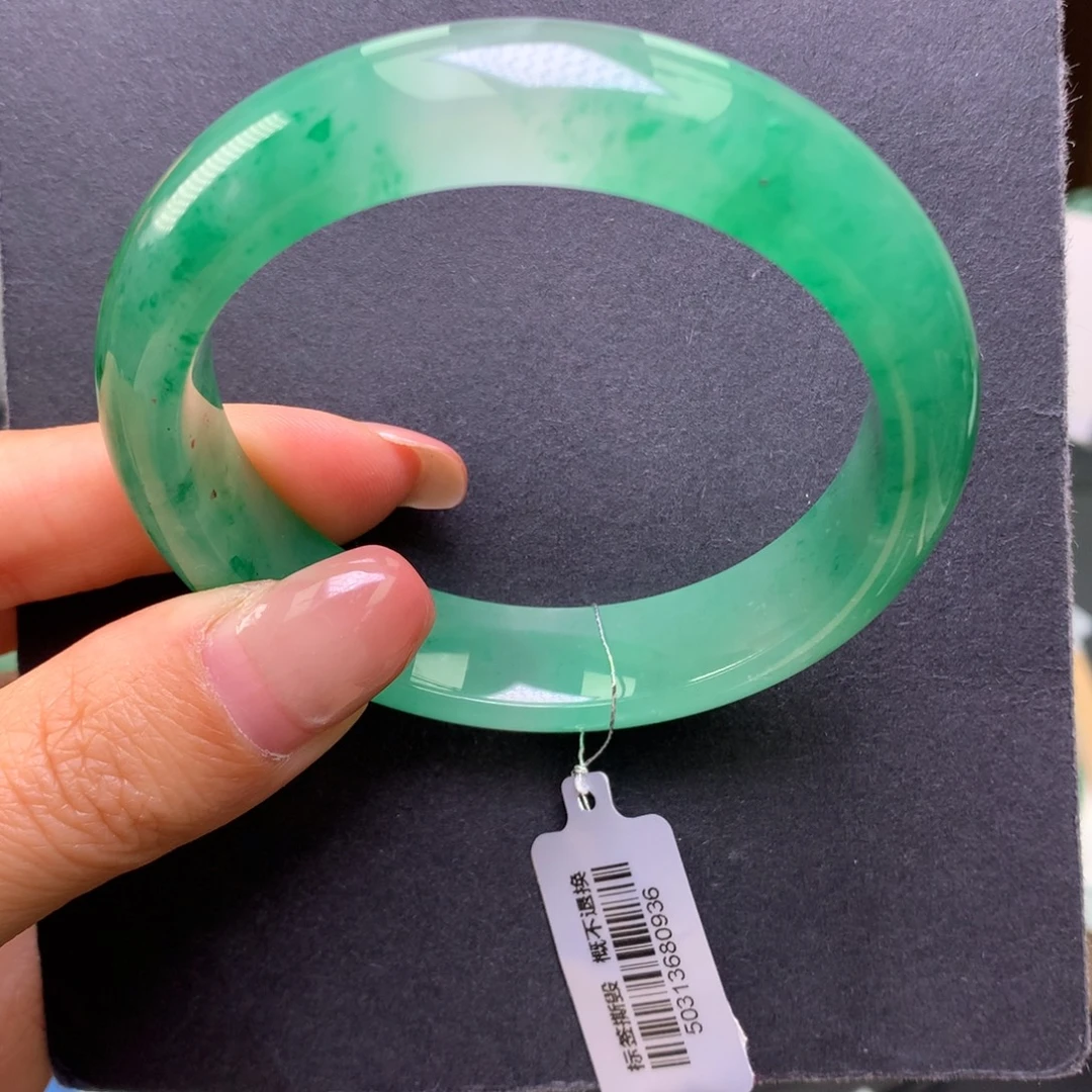 石英质玉（非洲翠）未镶嵌手镯55冰绿飘花
