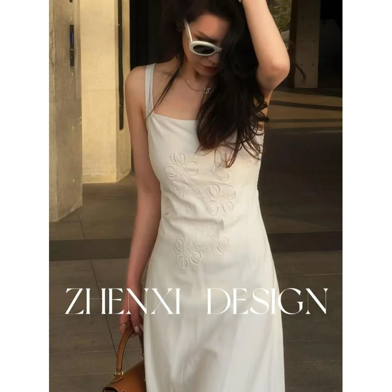 针西【白月光】高个子穿搭度假绣花吊带裙S70275