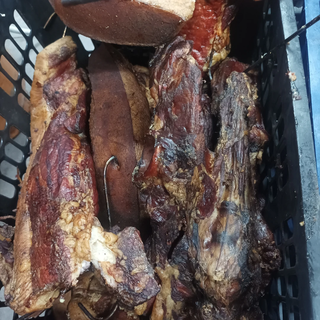 【肥瘦腊肉25.8/斤通用链接】肥瘦腊肉整块卖【2斤到5斤不等】，相中那块称那款（下单备注清楚）