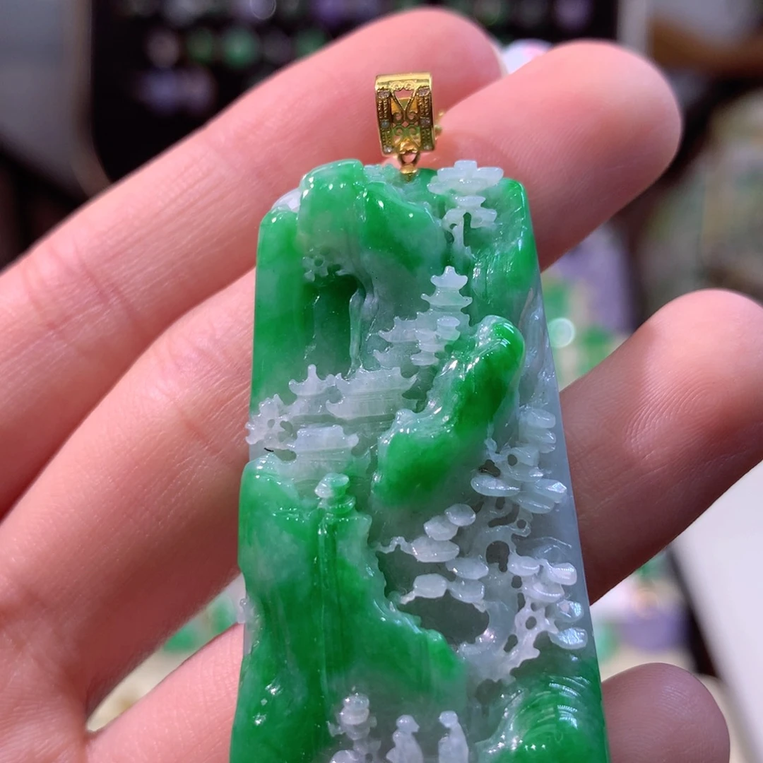 翡翠颈饰18K金镶嵌翡翠