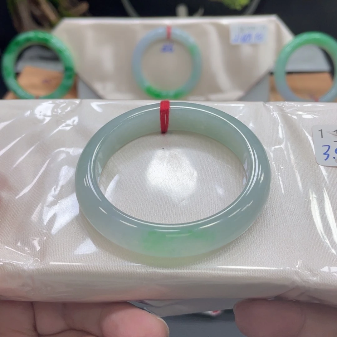 翡翠手镯未镶嵌翡翠51圈口