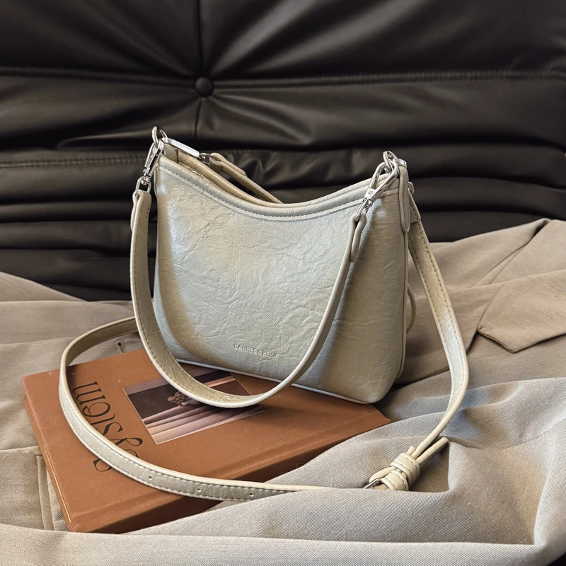 包包女士银色新款时尚气质百搭高级感夏天斜挎托特流行超火单肩包