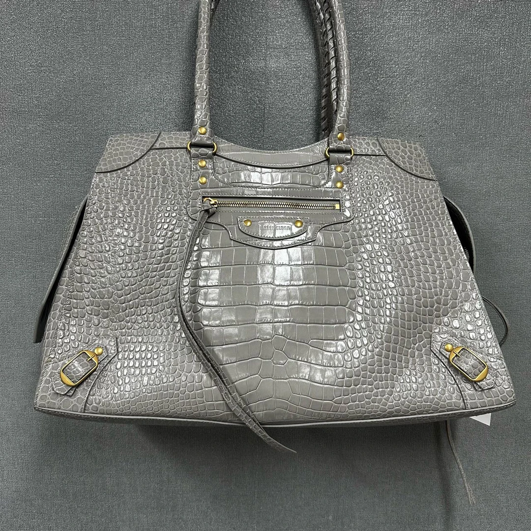 全新未使用 Balenciaga/巴黎世家 牛皮革手提包大号带吊➕防尘袋