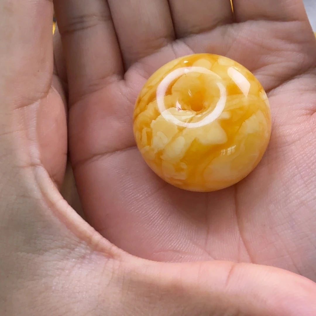 王***珠蜜蜡未镶嵌珠宝奇石