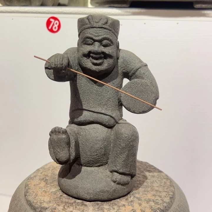 -***石材胡人击鼓摆件