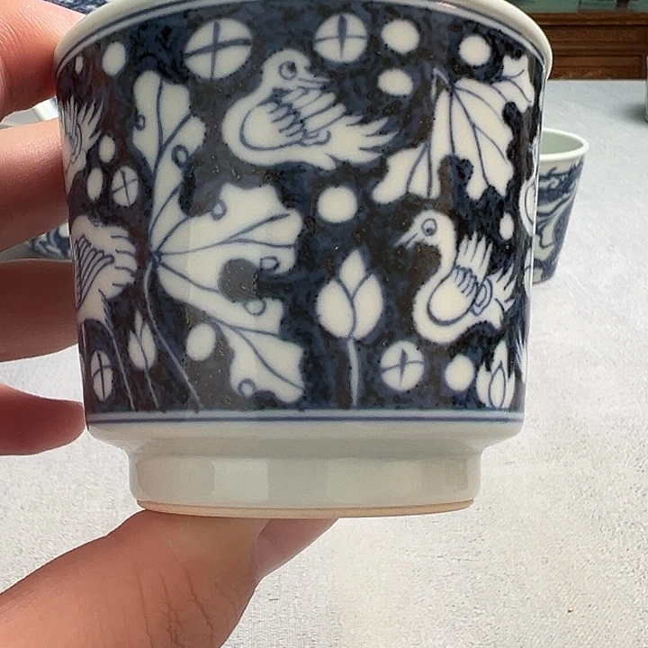 明续幽蓝，满池娇直口杯
