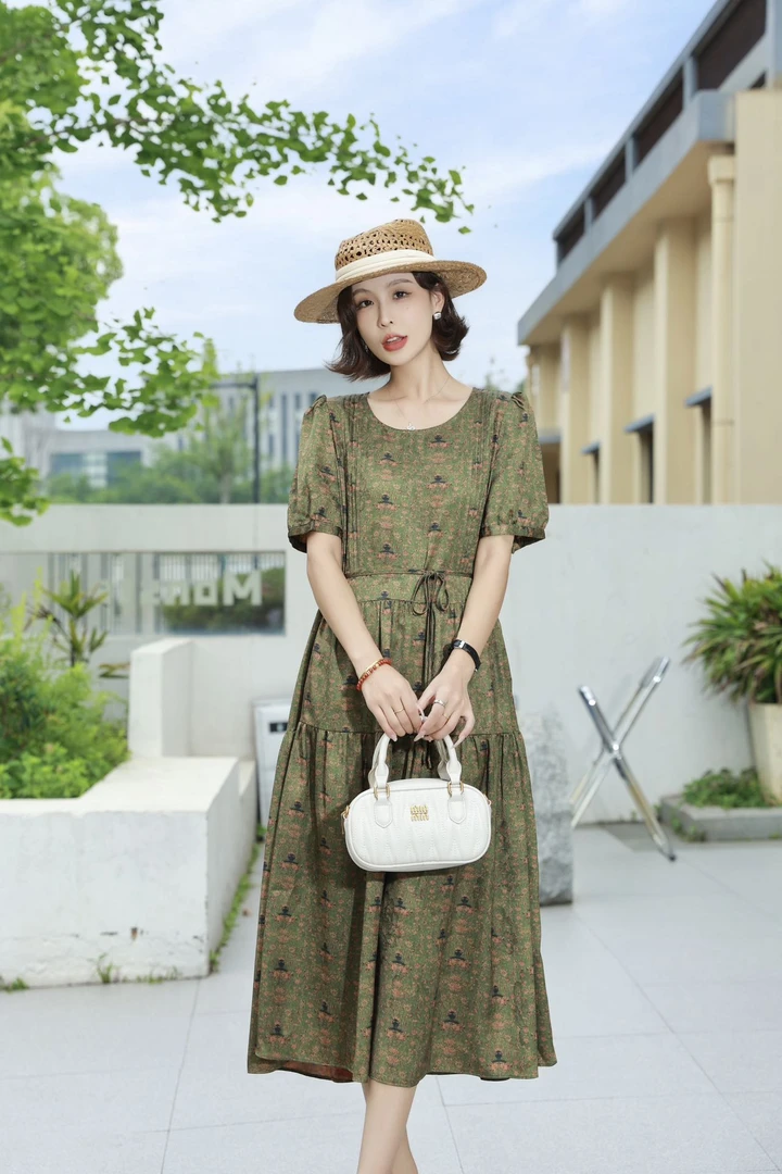 0611-08 女款气质法式缎面连衣裙   WZFQ  237