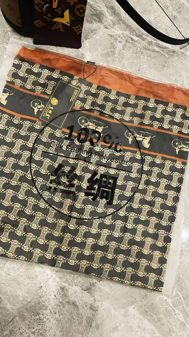 复古时髦百搭丝巾女