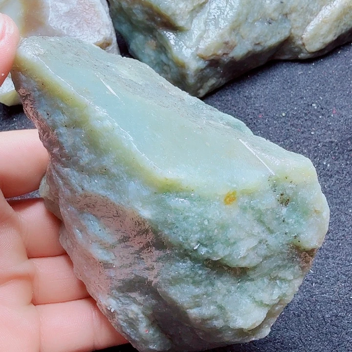 未镶嵌和田玉（糖玉）珠宝半成品
