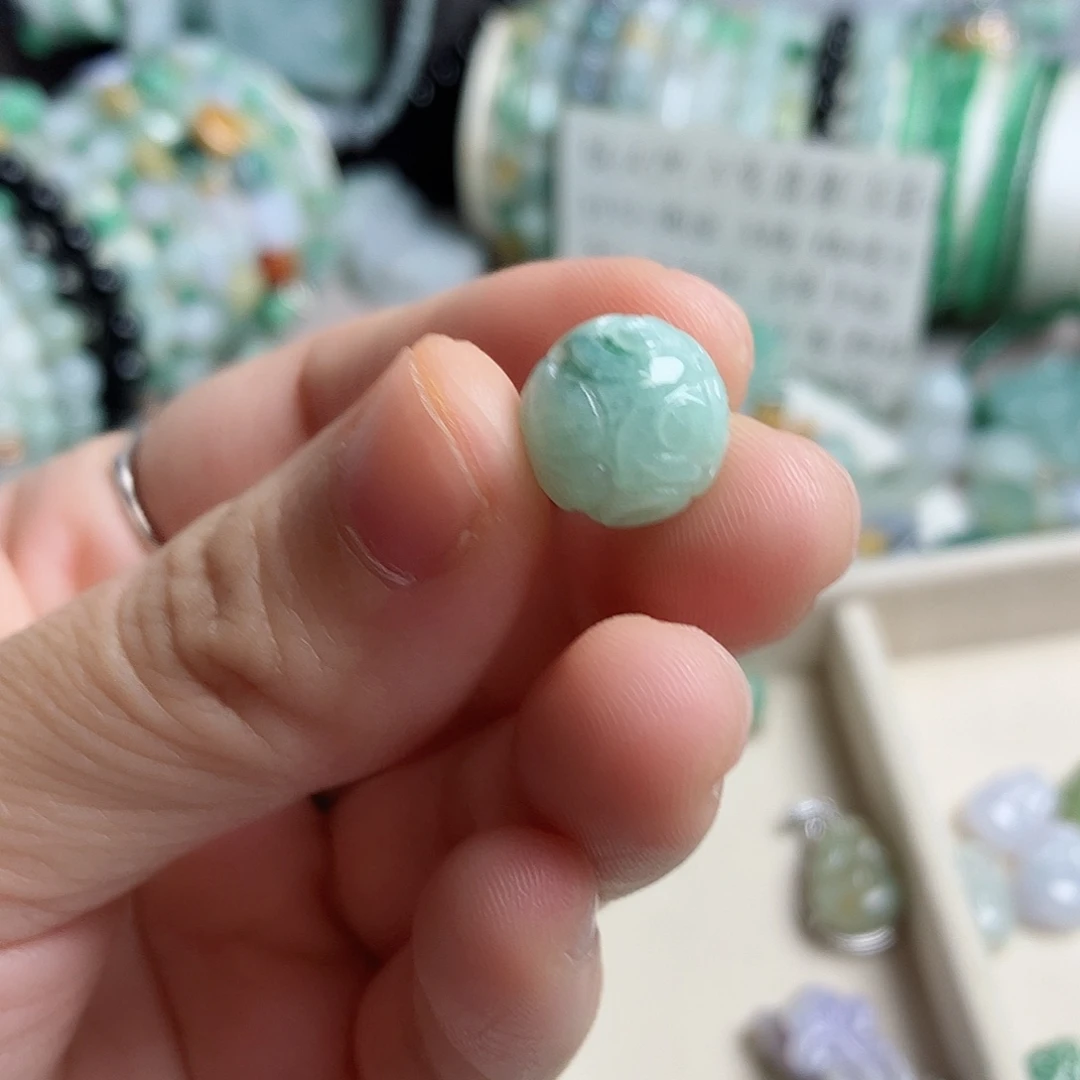 翡翠颈饰未镶嵌卡12+