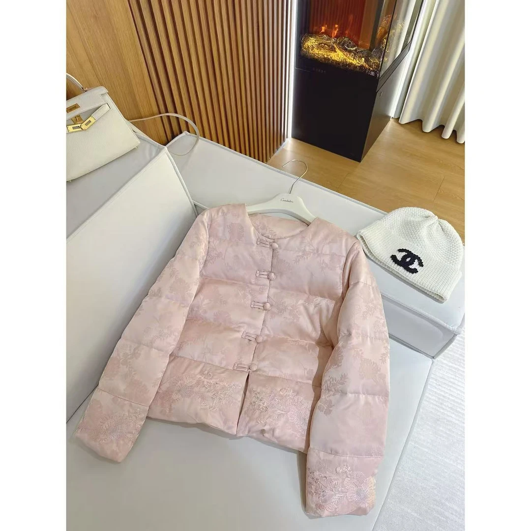 CANTIILAR “粉黛佳人”新中式国风90白鸭绒刺绣外套24129