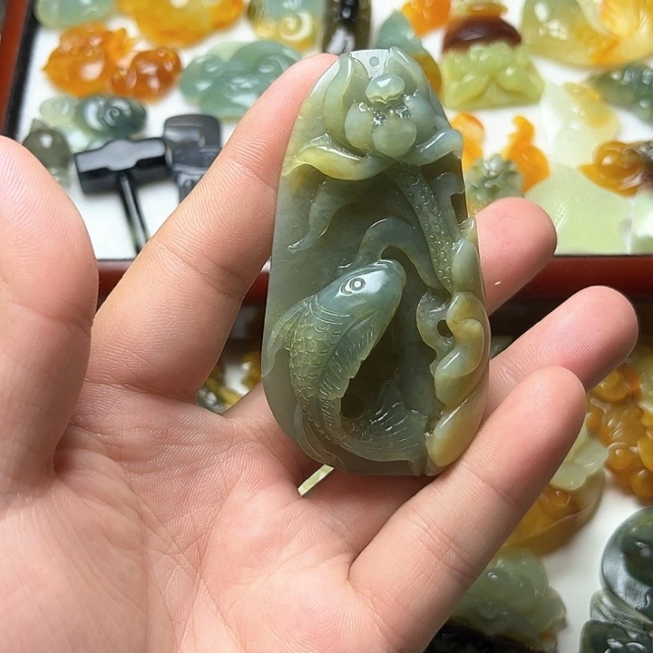 未镶嵌蛇纹石玉颈饰
