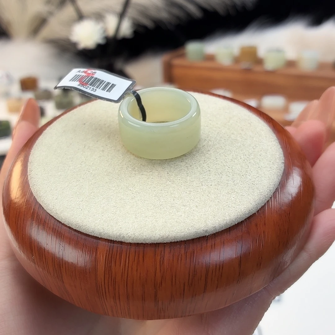 和田玉未镶嵌戒指浅水圆切18.4mmj69