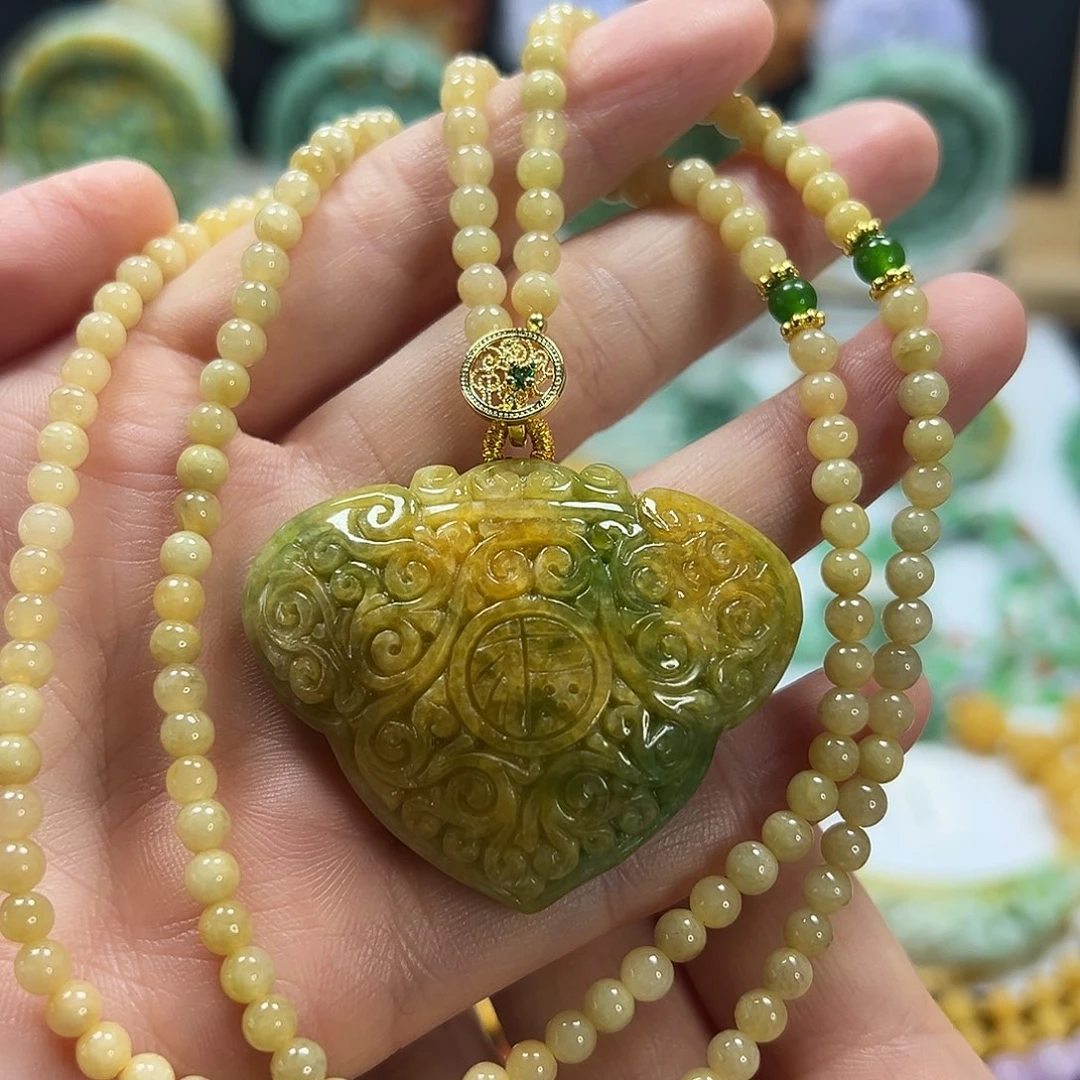 翡翠未镶嵌颈饰吊坠