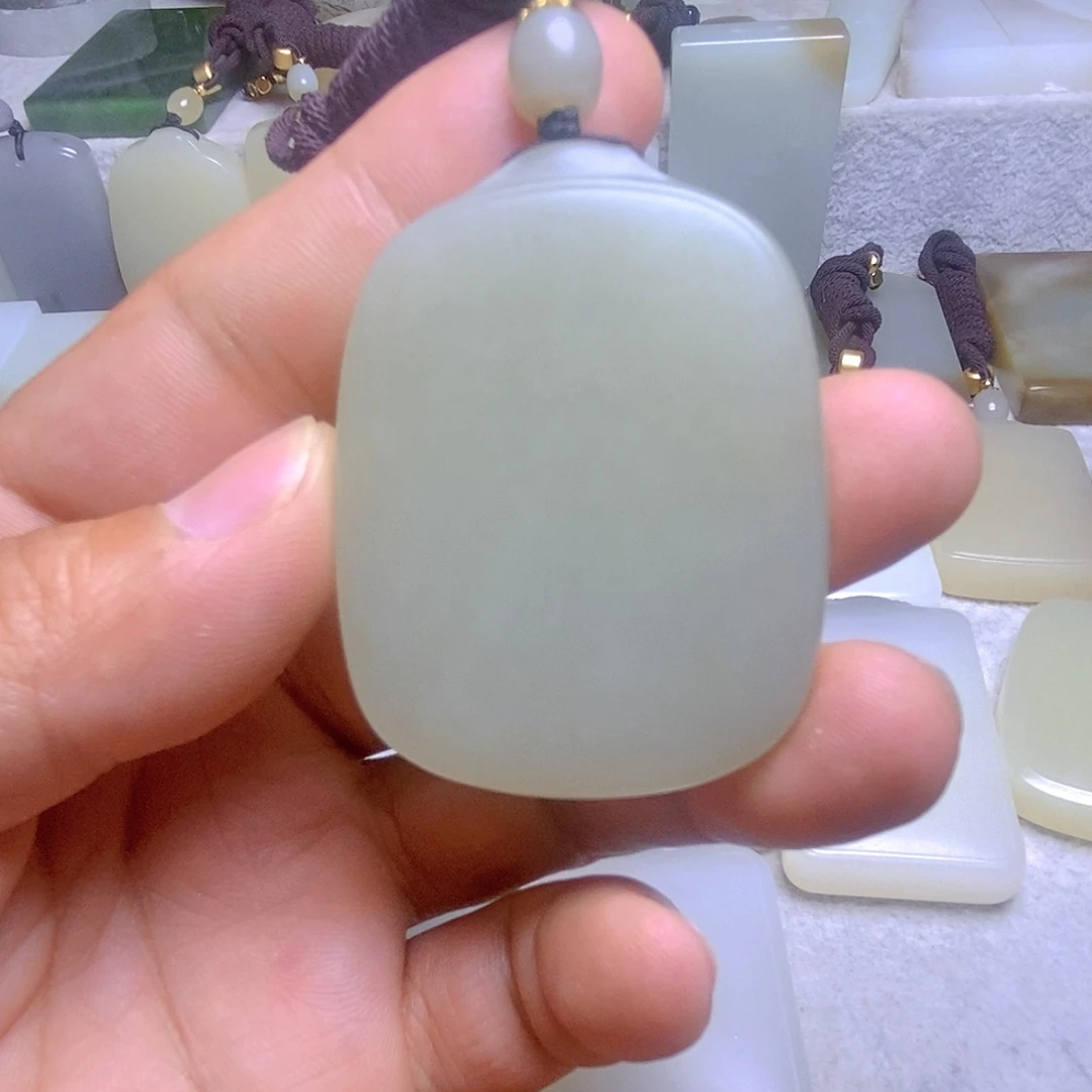 和田玉未镶嵌颈饰