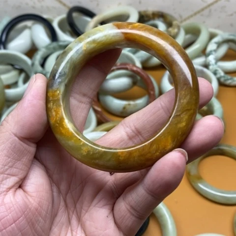 未镶嵌蛇纹石玉手镯风***?