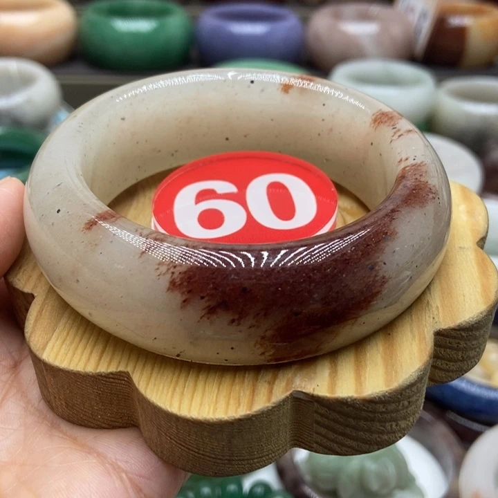 未镶嵌手镯石英质玉