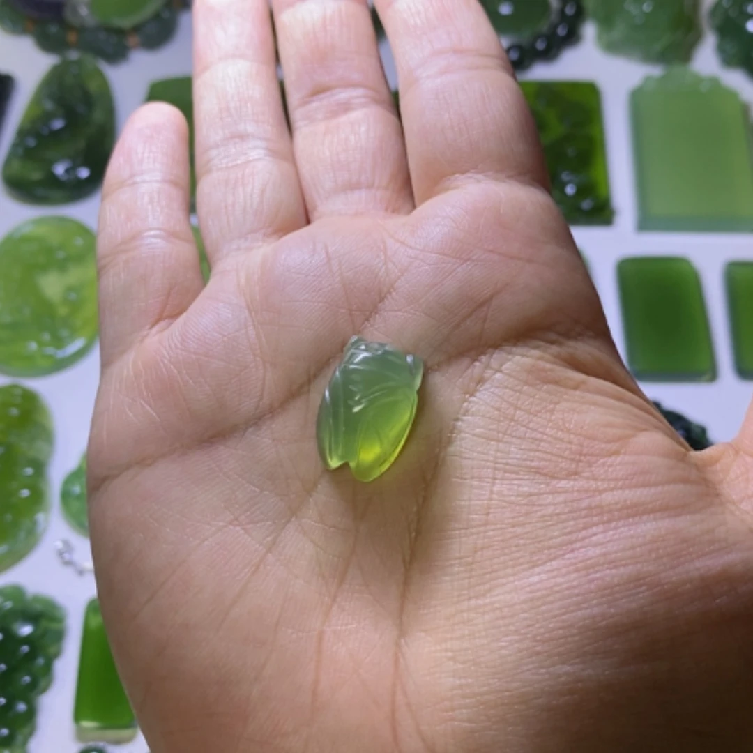 【闪购商品】未镶嵌蛇纹石玉颈饰