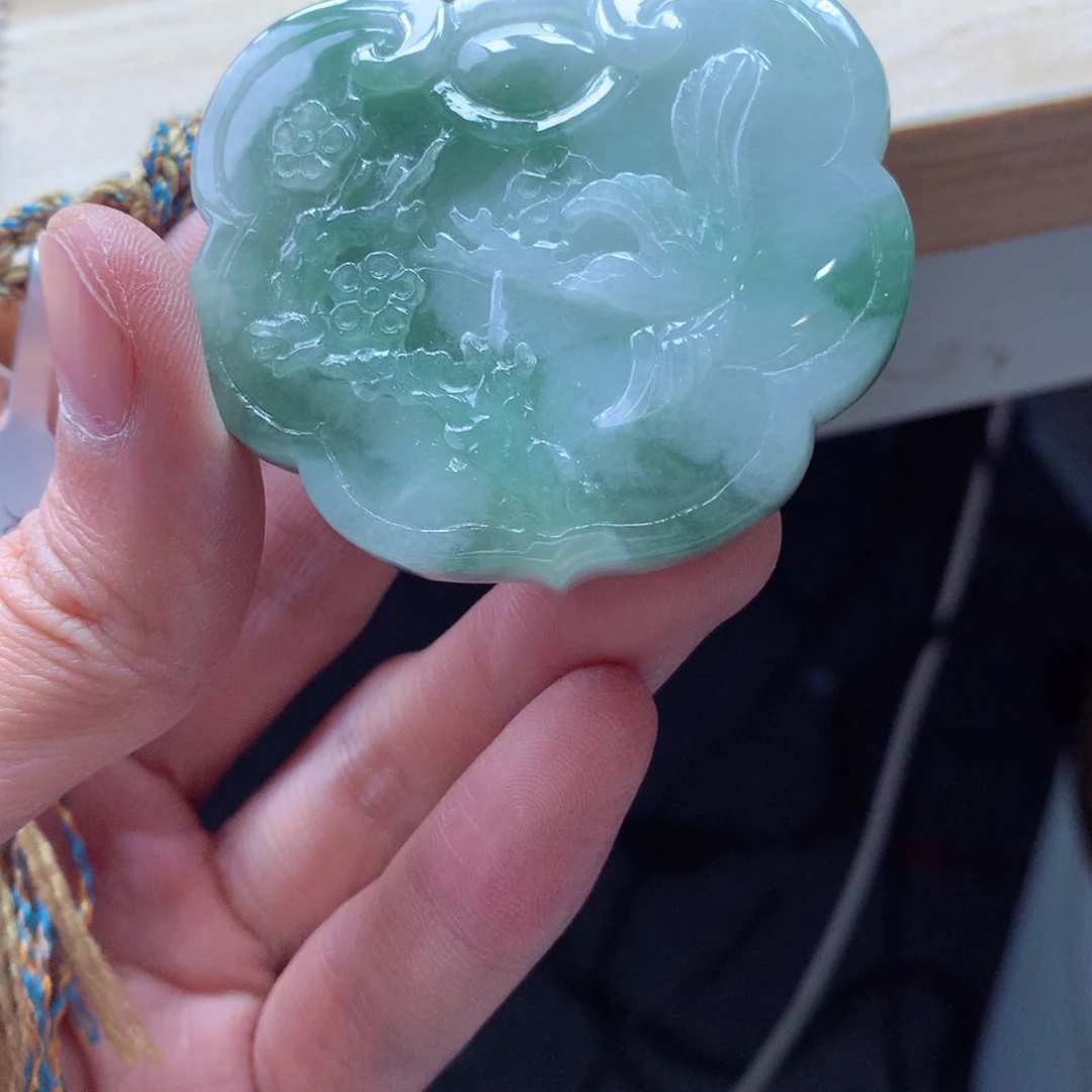 翡翠颈饰未镶嵌吊坠