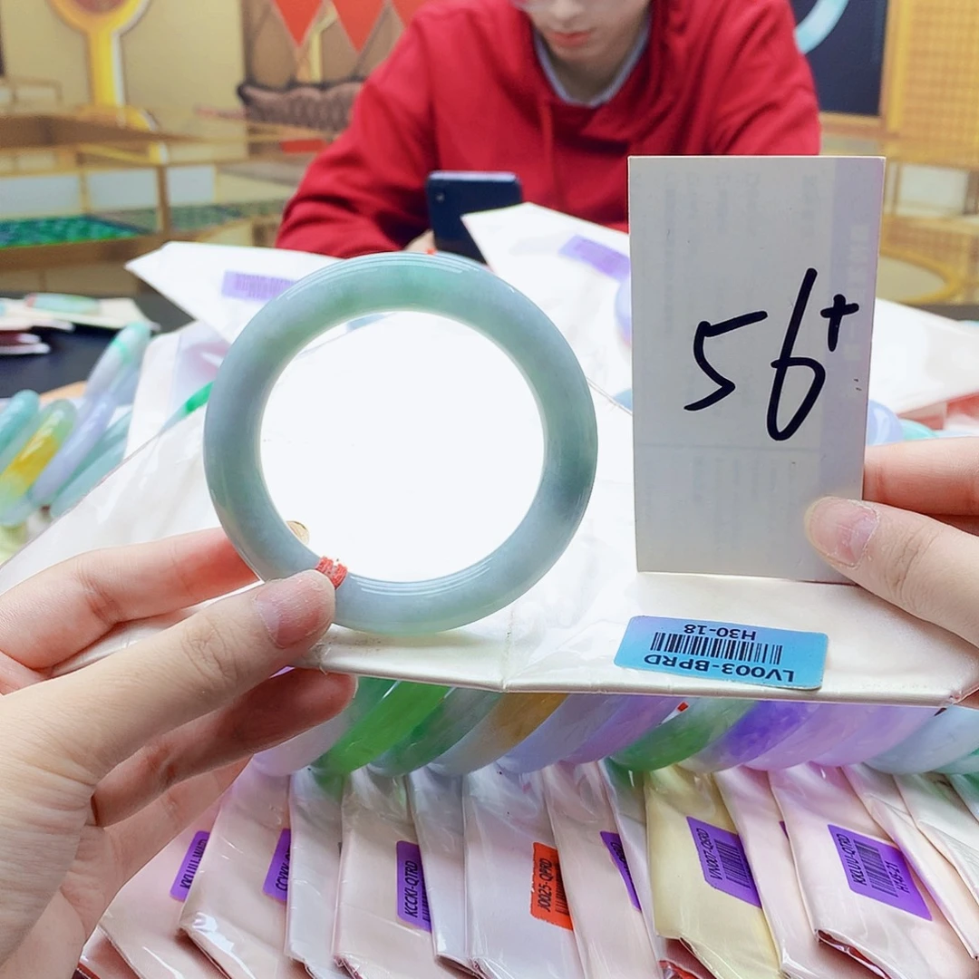 翡翠未镶嵌手镯ii