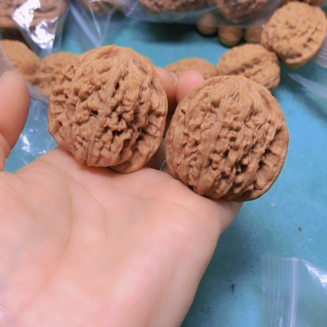 【闪购商品】把件核桃40.5四座楼修尖